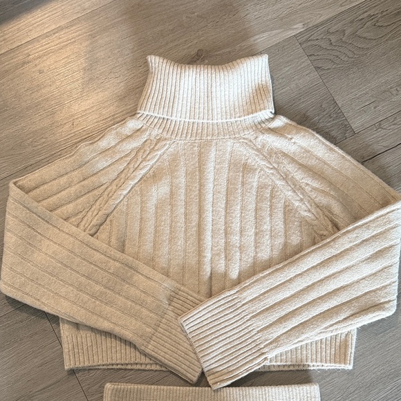 Chic Cream Ribbed Knit Skirt Set - Picture 4 of 7